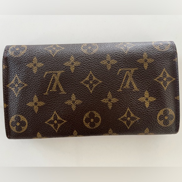 Louis Vuitton Monogram Sarah Wallet with Crossbody WOC Chain & Insert Included - Picture 3 of 16